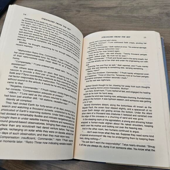 Star Trek Strangers From the Sky Hardcover Book Vintage 80s Science Fiction - Picture 10 of 12